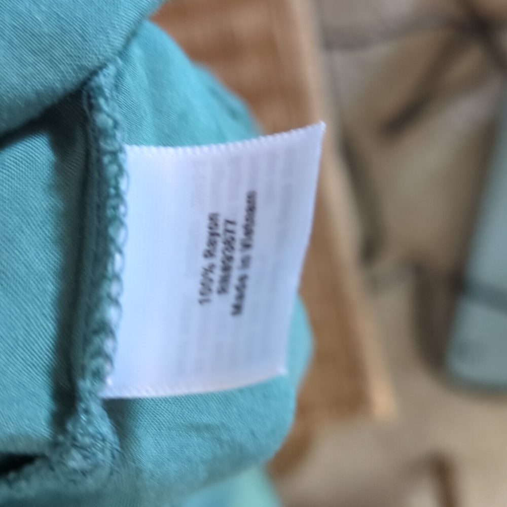 100% rayon button down - Picture 3 of 5